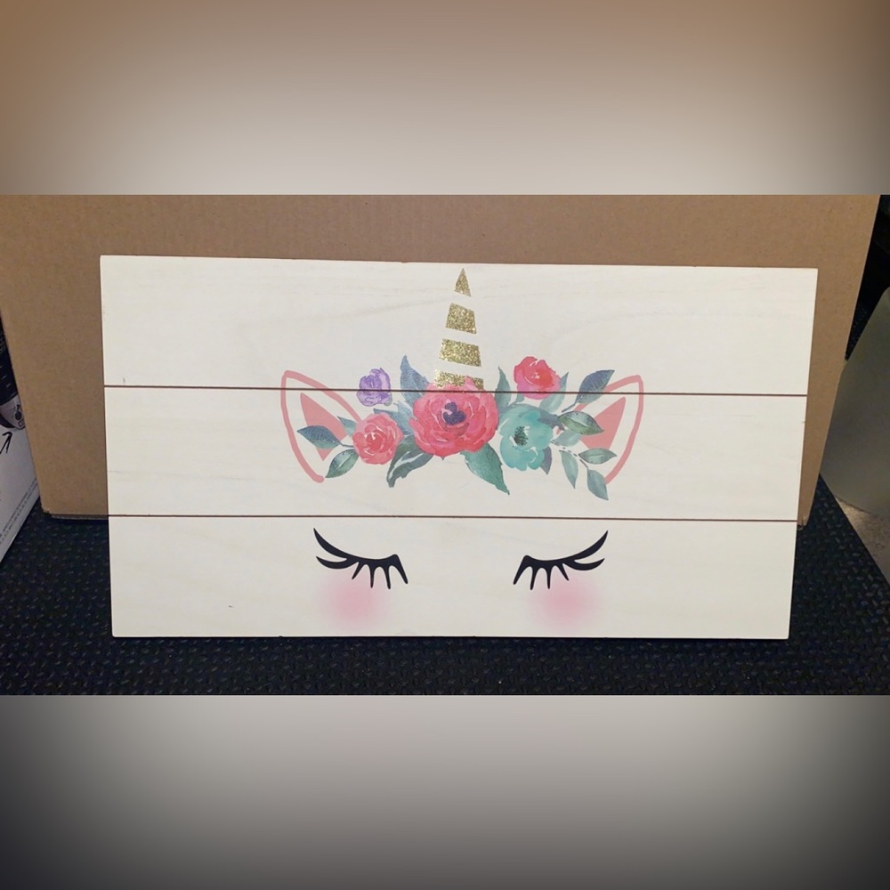 Unicorn and Roses Wall Decor